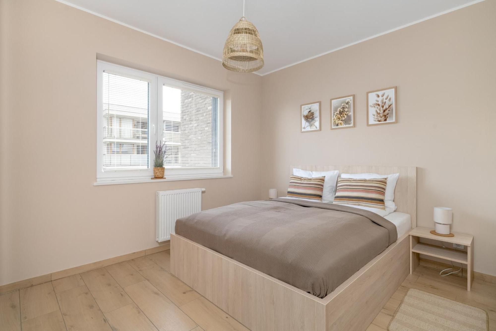 Cosy And Bright Apartment With Parking In Poznan By Noclegi Renters Extérieur photo