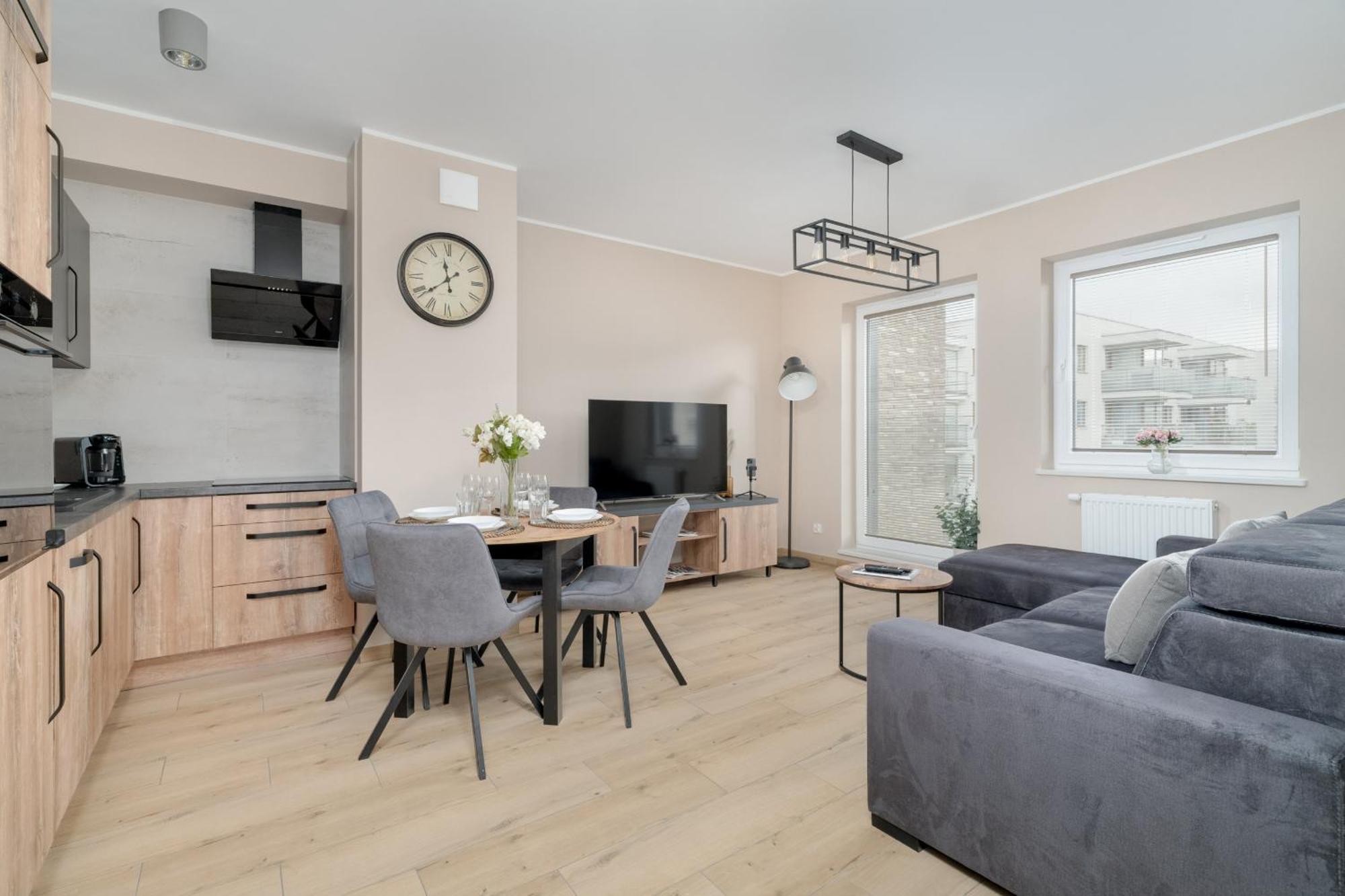 Cosy And Bright Apartment With Parking In Poznan By Noclegi Renters Extérieur photo